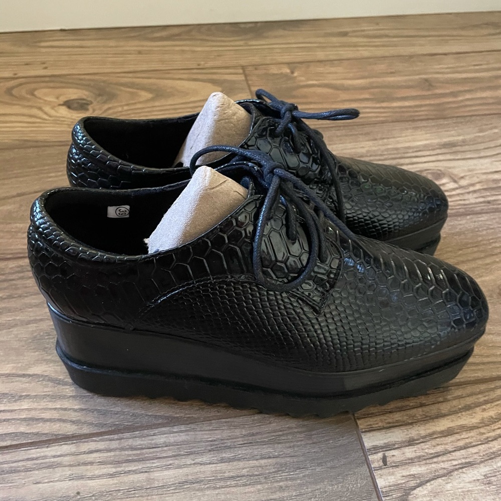 Brand new black platform tie loafer Oxford shoes